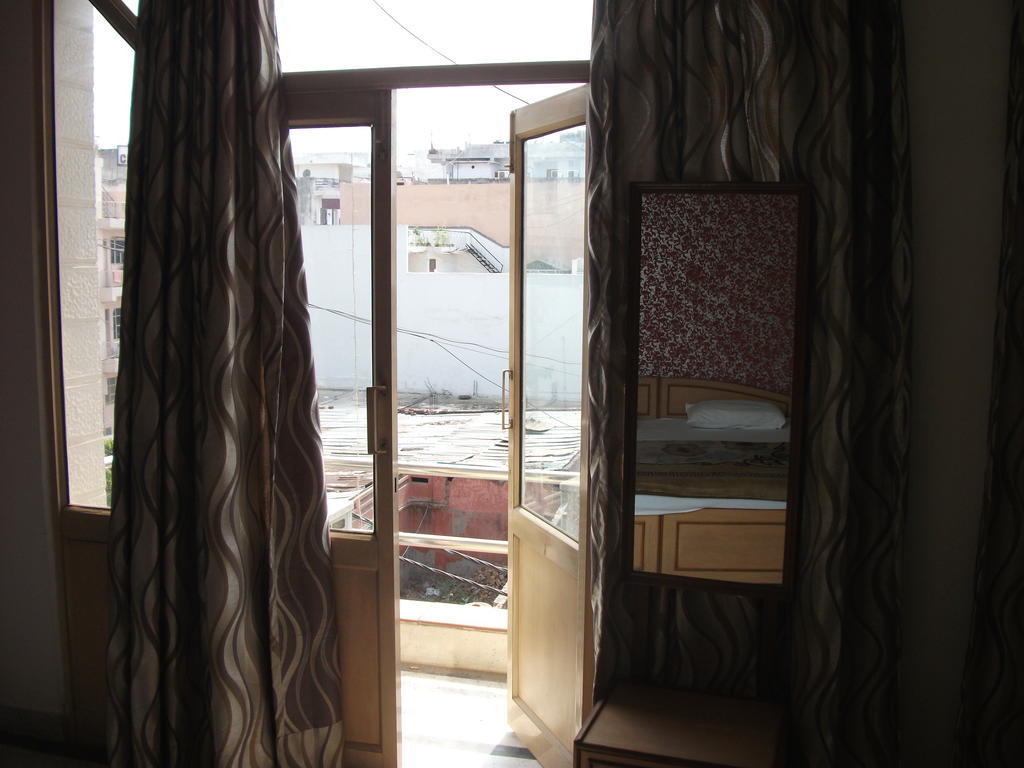 Hotel Shalimar Neu-Delhi Exterior foto
