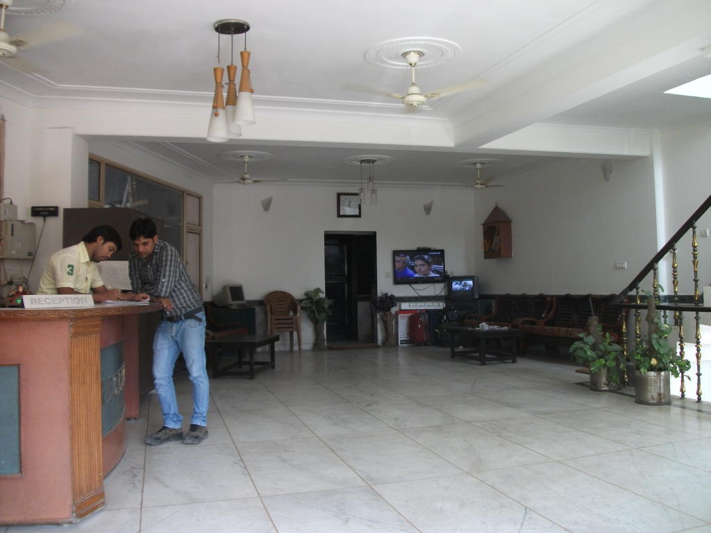 Hotel Shalimar Neu-Delhi Exterior foto